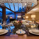 Domek alpejski Peak - Your Own Private Luxury - Includes Professional Staff And Catering - Voted World's