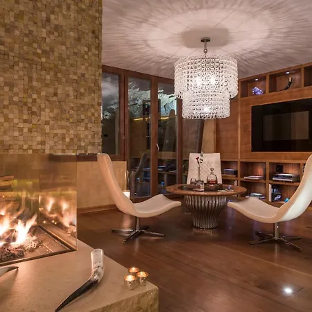 Peak - Your Own Private Luxury - Includes Professional Staff And Catering - Voted World's Chalet