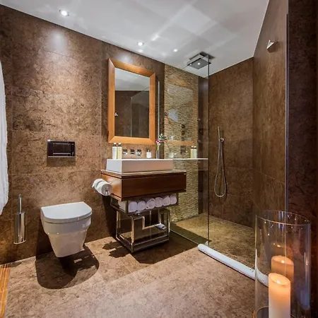 Peak - Your Own Private Luxury - Includes Professional Staff And Catering - Voted World's Chalet
