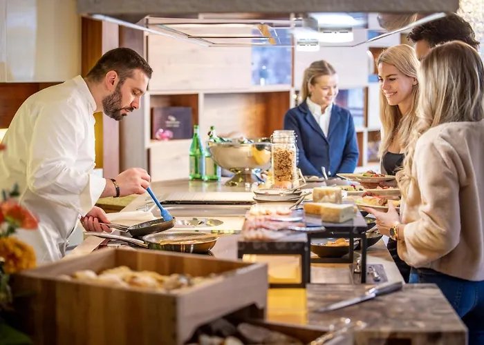 Peak - Your Own Private Luxury - Includes Professional Staff And Catering - Voted World's 木屋