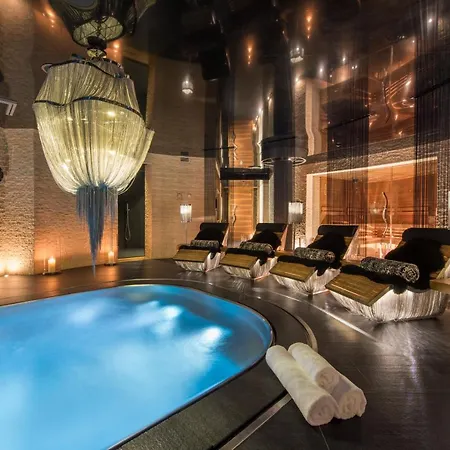 Peak - Your Own Private Luxury - Includes Professional Staff And Catering - Voted World's *