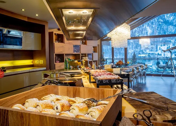 Peak - Your Own Private Luxury - Includes Professional Staff And Catering - Voted World's *